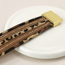 Load image into Gallery viewer, Multistrand Leopard Print And Golden Element Bracelet
